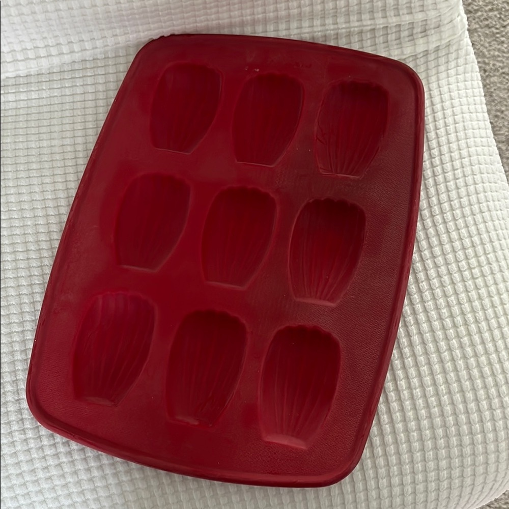 Kitchen Aid Red Silicone Baking Mold